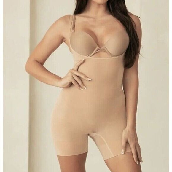 Pinsy Women Sz M Beige Butter Sculpt Open Bust Mid Thigh Seamless Bodysuit - Picture 4 of 5
